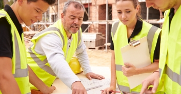 Galerie der Berufe: Gebäudeplanung. Foto: fotolia @monkeybusiness